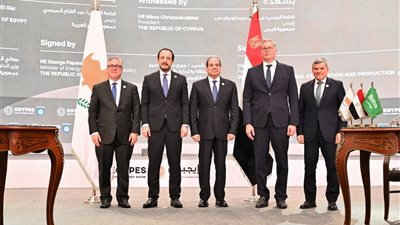 الرئيس السيسي يستقبل نظيره القبرصي على هامش معرض «إيجبس 2025»