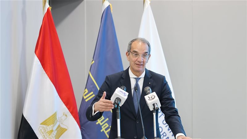 عمرو طلعت وزير الاتصالات وتكنولوجيا المعلومات 
