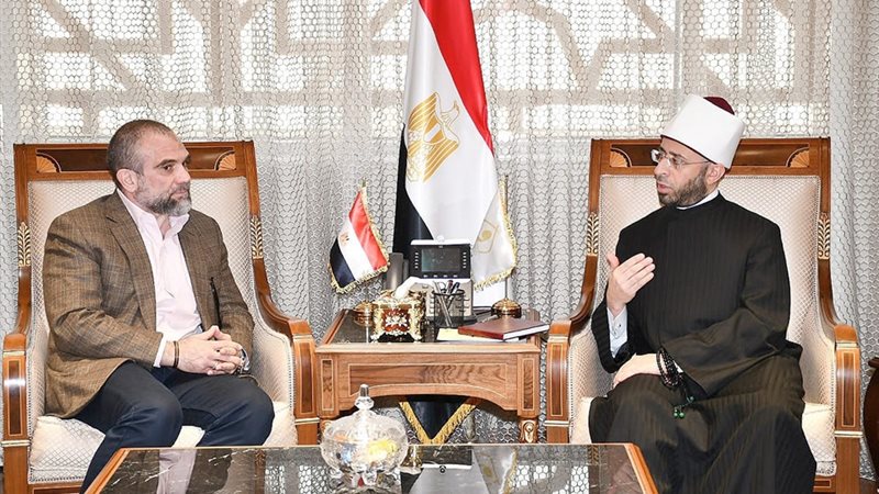 وزير الأوقاف مع الأمير محمد العباسي