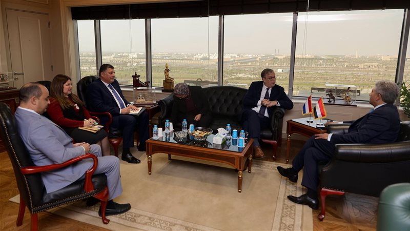 وزير السياحة مع سفير هولندا بالقاهرة