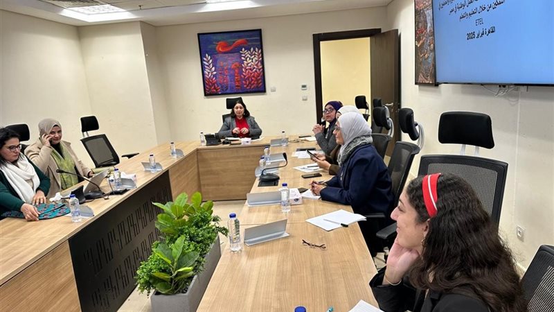 خلال الاجتماع 