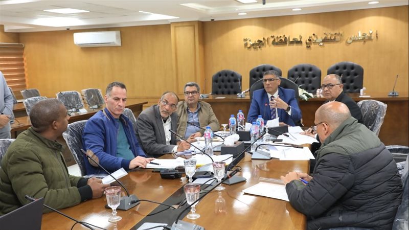 اجتماع محافظ الجيزة مع المواطنين