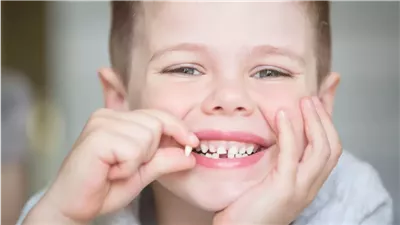 «من اللبنية إلى الدائمة».. تحولات طبيعية في نمو أسنان الطفل وكيفية العناية بها