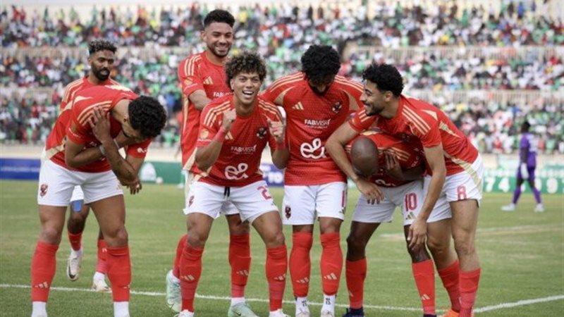 لاعبو الأهلي 