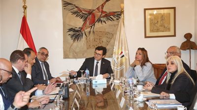 وزير الثقافة يعقد اجتماعًا لاستعراض برنامج فعاليات الوزارة خلال شهر رمضان 2025