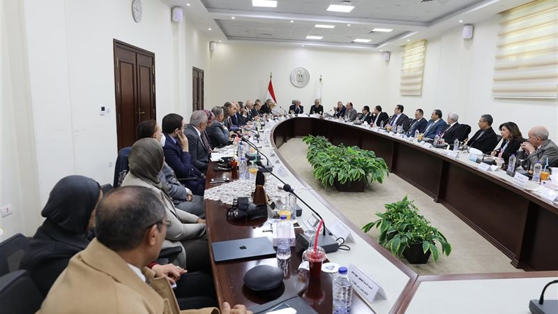 خلال الاجتماع 