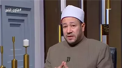هل تجوز الصدقة أو الزكاة على الشخص المدخن؟ أمين الفتوى يجيب