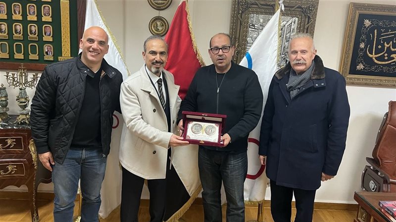 إدريس يستقبل رئيس الاتحاد القطري للشراع والتجديف