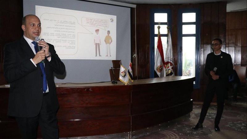 جانب من الندوة