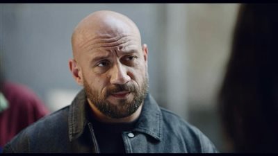 أحمد مكي يخلع عباءة «الكبير» ويرتدي ثوب البطل الشعبي في «الغاوي»