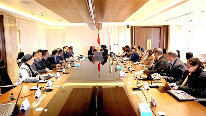 نائب رئيس الوزراء ووزيرة التخطيط