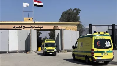 مراسل القاهرة الإخبارية: معبر رفح استقبل 34 مصابا فلسطينيا لتلقي العلاج في مصر