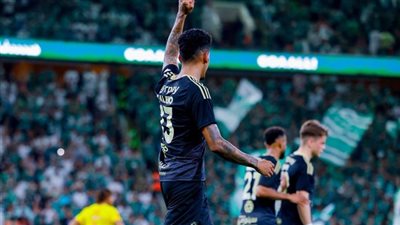 مباراة جنونية، الأهلي يتقدم على الهلال بهدفين نظيفين في دوري روشن (فيديو)