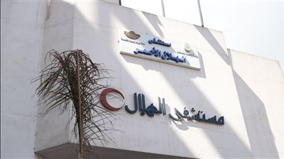 خلال زيارة مفاجئة.. وزير الصحة يوجه بصرف مكافأة لمدير مستشفى الهلال