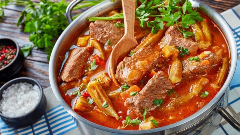 طريقة عمل طاجن البامية باللحمة 