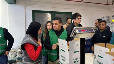 نجوم الرياضة يشاركون «مصر الخير» في تعبئة كراتين حملة إفطار صائم