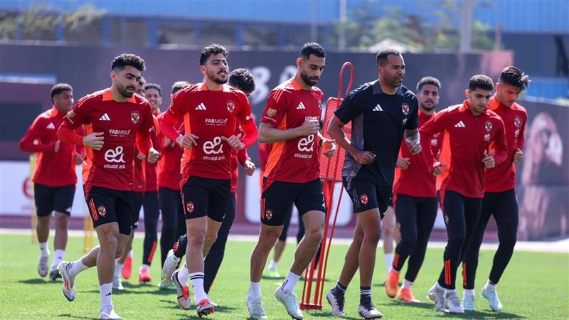 لاعبي الأهلي 