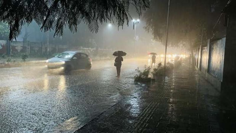 سقوط أمطار