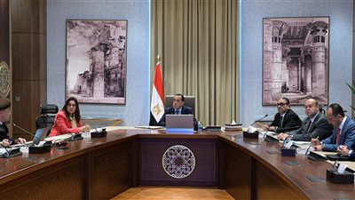 رئيس الوزراء يوجه بسرعة صرف التعويضات للمستحقين بمحيط محور كمال عامر