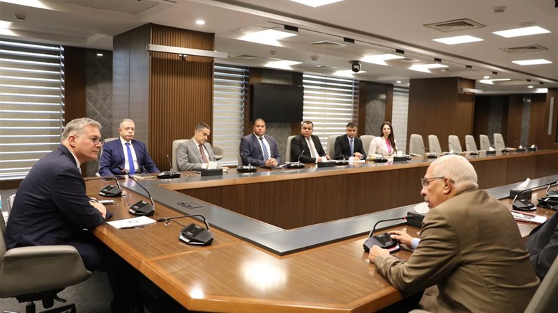 وزير البترول ووفد مجلسي النواب والشيوخ