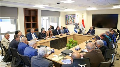 وزير قطاع الأعمال: مشروعات عديدة لزيادة الإنتاج والصادرات بقطاع الكيماويات