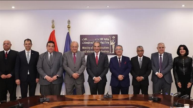 الدكتور عمرو طلعت وزير الاتصالات وتكنولوجيا المعلومات 