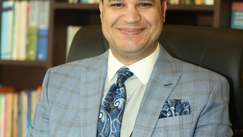 الدكتور أحمد هارون