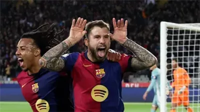 برشلونة يؤمن مستقبل خط دفاعه.. تمديد عقد مارتينيز حتى 2026