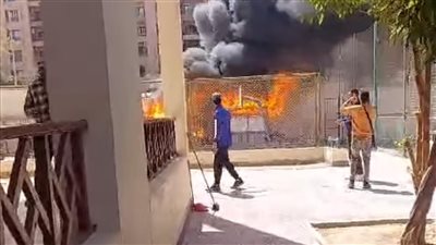إخماد حريق داخل مدرسة عثمان بن عفان بالرحاب (بالفيديو والصور)