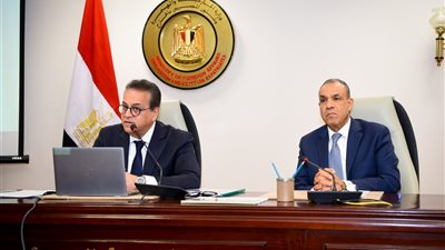 وزير الصحة يستعرض إعادة تأهيل القطاع الصحي في غزة