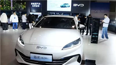 BYD تبهر العالم بتكنولوجيا جديدة: بطارية سيارة تشحن في 5 دقائق