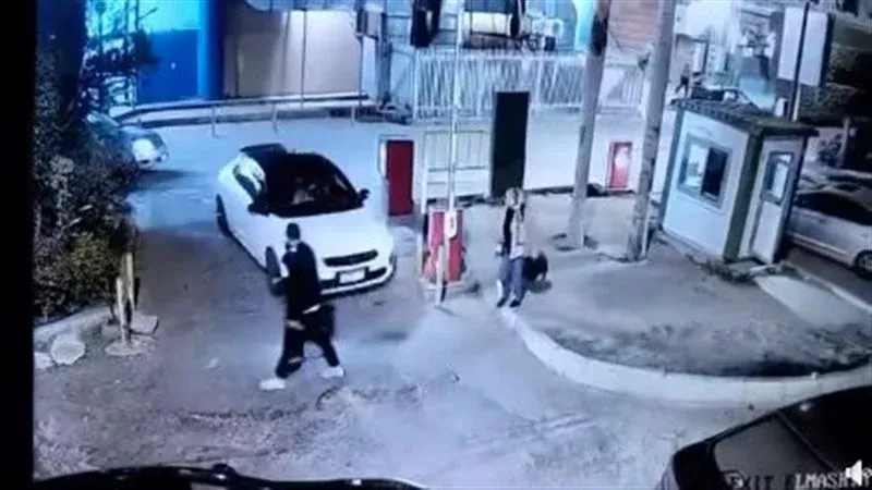 فتاة تدهس أبا ونجله داخل جراج مول شهير في سموحة 