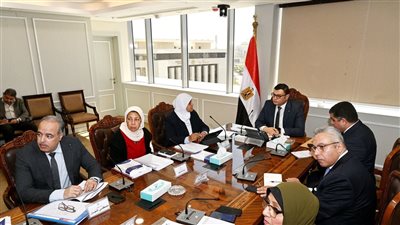 وزير الإسكان يستعرض مشروع قانون تعديل بعض أحكام قانون البناء