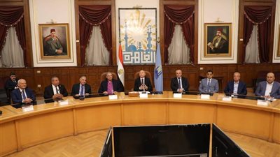  محافظ القاهرة يستقبل  رئيس الطائفة الانجيلية والوفد المرافق له للتهنئة بعيد الفطر