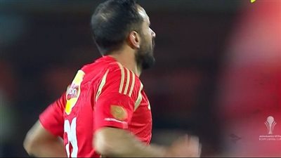 قبل ظهوره الأول.. شاهد معلول يدعم عطية الله في غرفة ملابس الأهلي