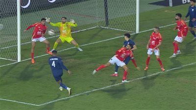 الأهلي يؤجل حسم مستقبل لاعبه المحترف لنهاية دوري أبطال إفريقيا