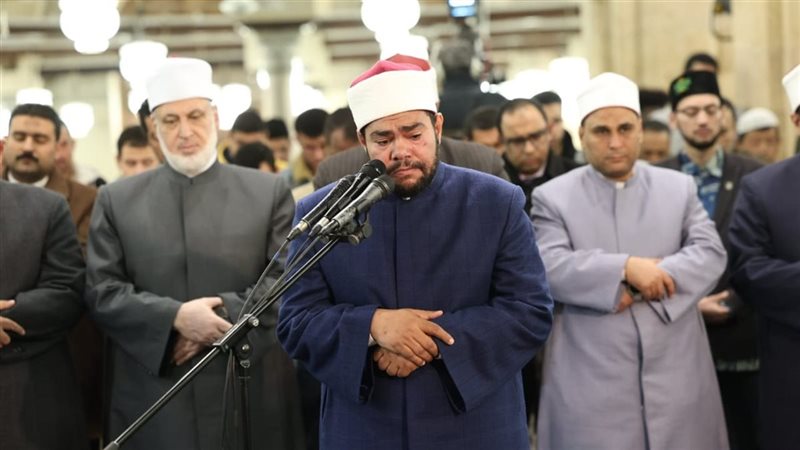 صلاة العشاء والتراويح بالجامع الأزهر