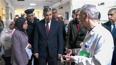 إقالة مدير مستشفى شرق المدينة بعد جولة مفاجئة لمحافظ الإسكندرية