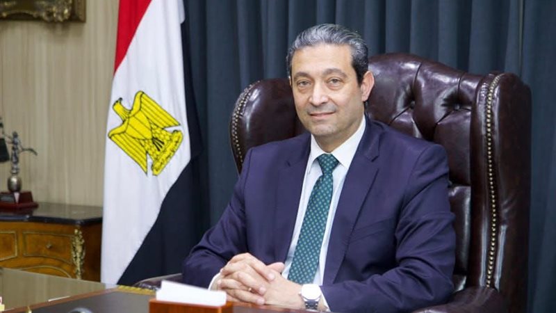 الدكتور أيمن الشهابي محافظ دمياط