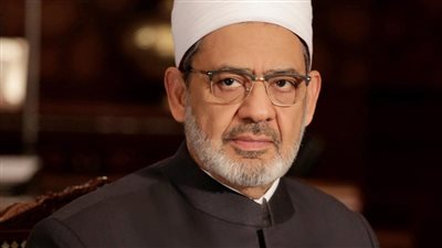 شيخ الأزهر يعزي البابا تواضروس في وفاة الأنبا باخوميوس