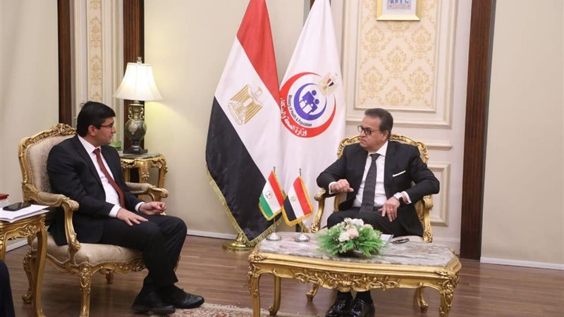 وزير الصحة وسفير طاجيكستان