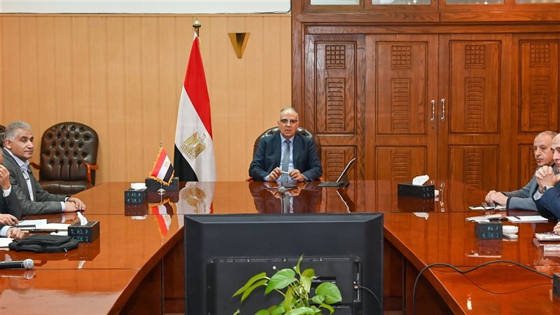 خلال الاجتماع 