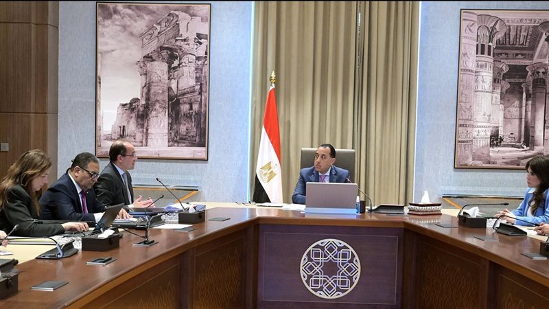 رئيس الوزراء ووزير المالية