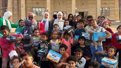 المؤسسة الصديقية تُوزع أحذية وملابس وكحك العيد على الأسر الأولى بالرعاية