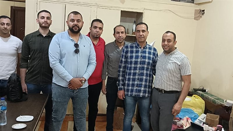 جانب من فريق القبض على الطبيبة المزيفة