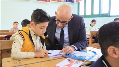 وزير التعليم يُفاجئ مدارس المنوفية بزيارة غير معلنة