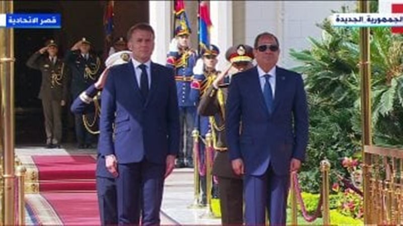 الرئيس السيسي ونظيره الفرنسي