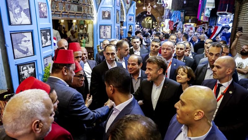 جولة الرئيس السيسي ونظيره الفرنسي في منطقة خان الخليلي