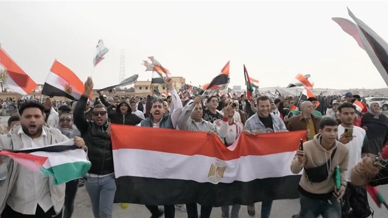 احتشاد المصريين في العريش