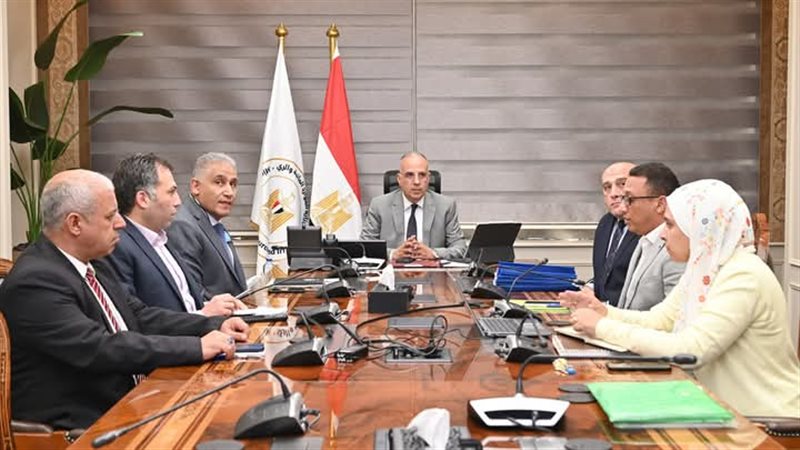 خلال الاجتماع
